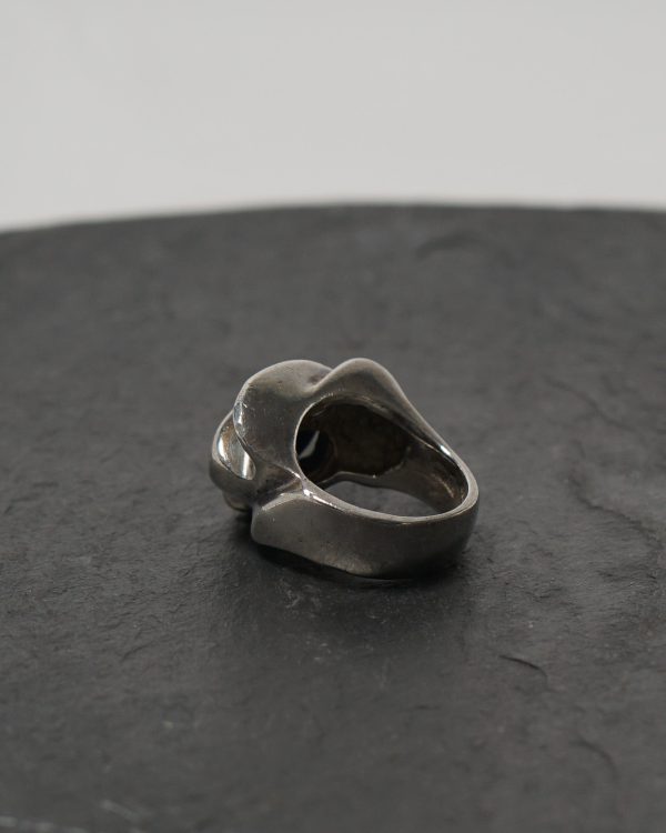 Silver Ring w/ Onyx / size: 8 - Image 4