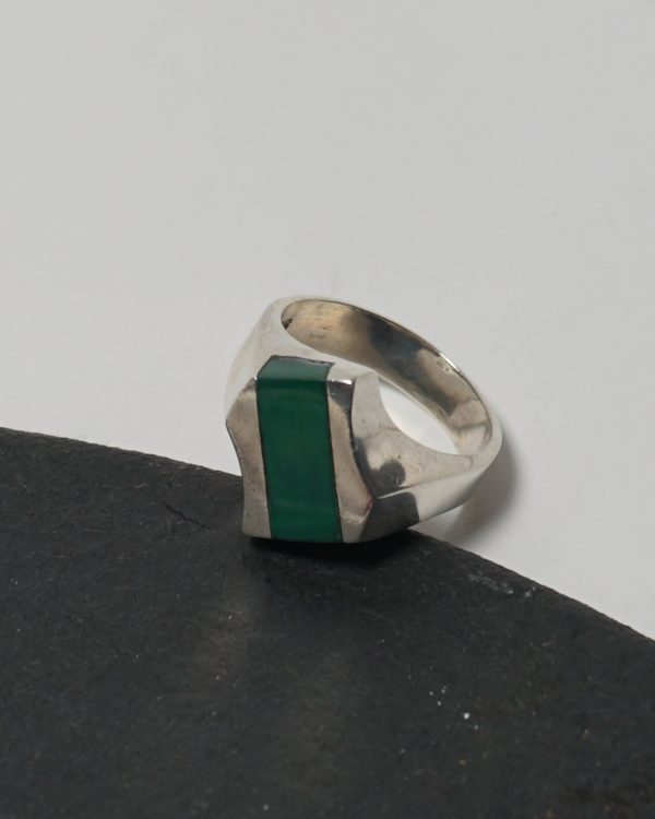 Silver Ring w/ Malachite / size: 11.5
