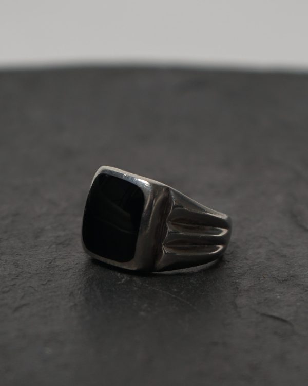 Silver Ring w/ Onyx / size: 9