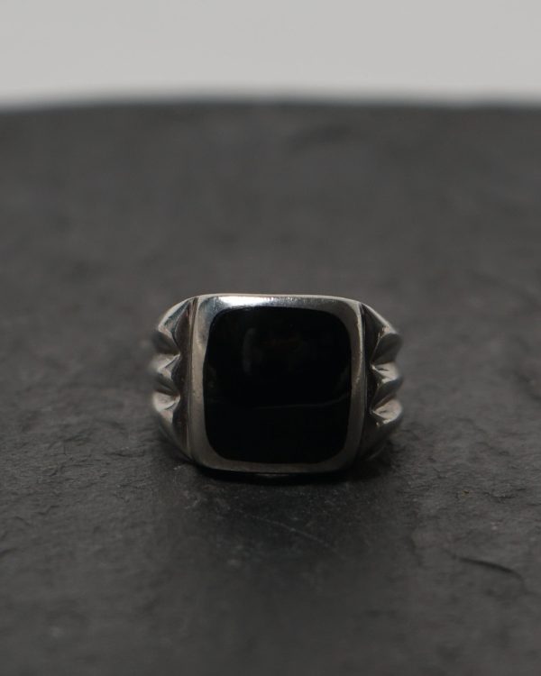 Silver Ring w/ Onyx / size: 9 - Image 3