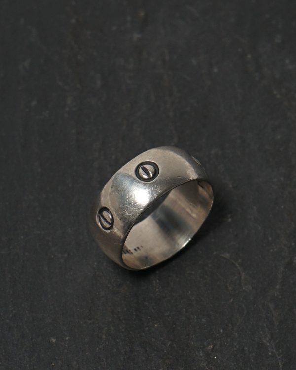Silver Band Ring / size: 12