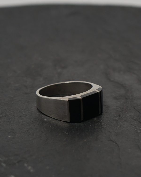 Silver Ring w/ Onyx / size: 13.5 - Image 3